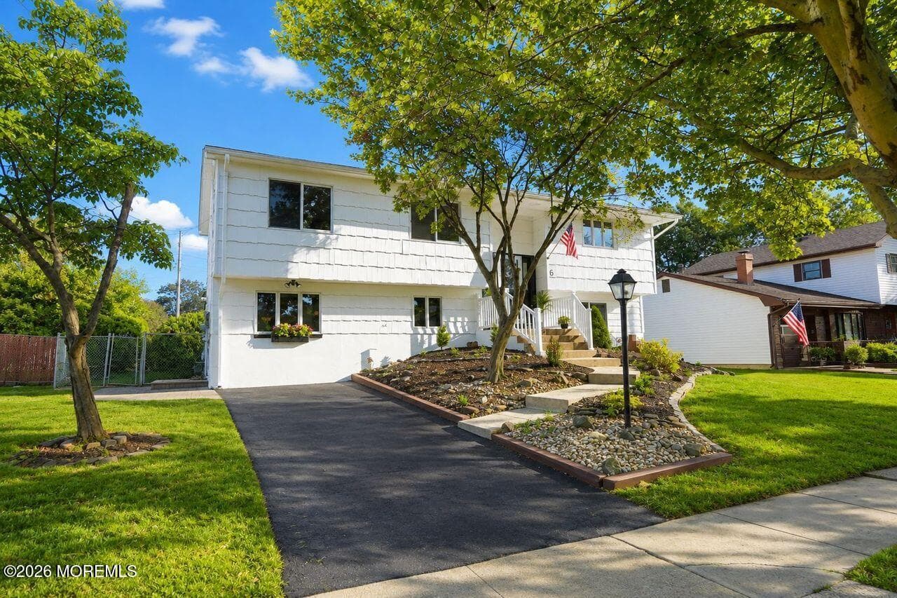 6 Ennis Drive, Hazlet, NJ 07730