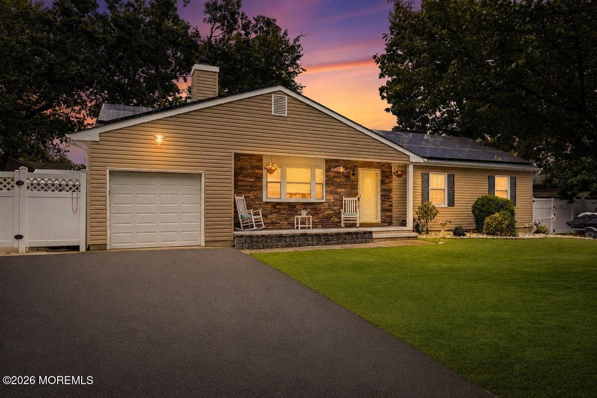 1933 9th Avenue, Toms River, NJ 08757