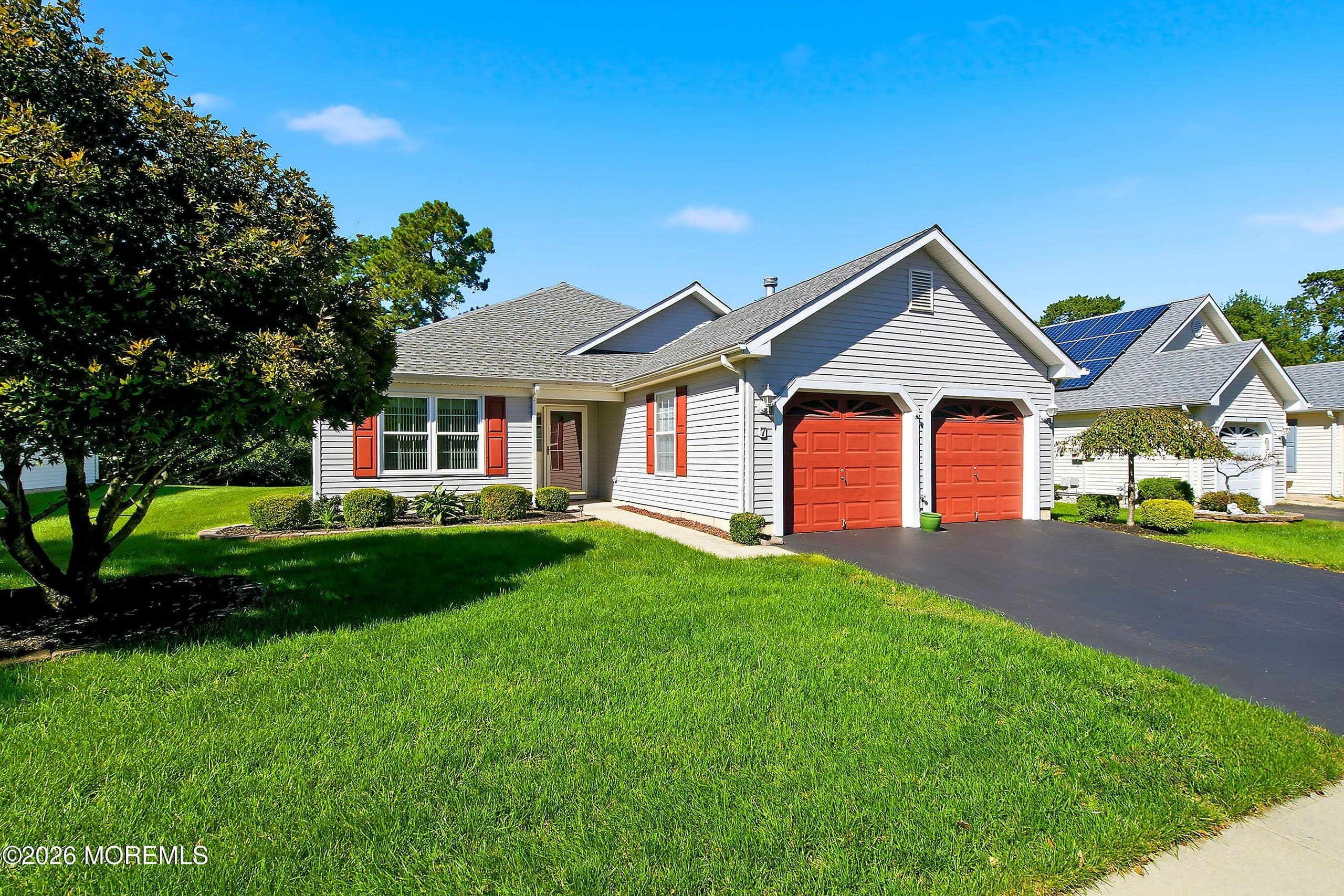 7 Meadows Lane, Whiting, NJ 08759