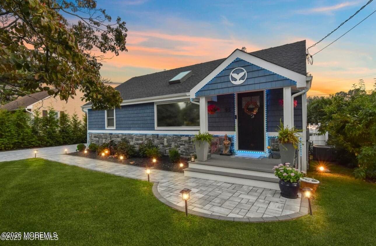95 W Washington Avenue, Atlantic Highlands, NJ 07716