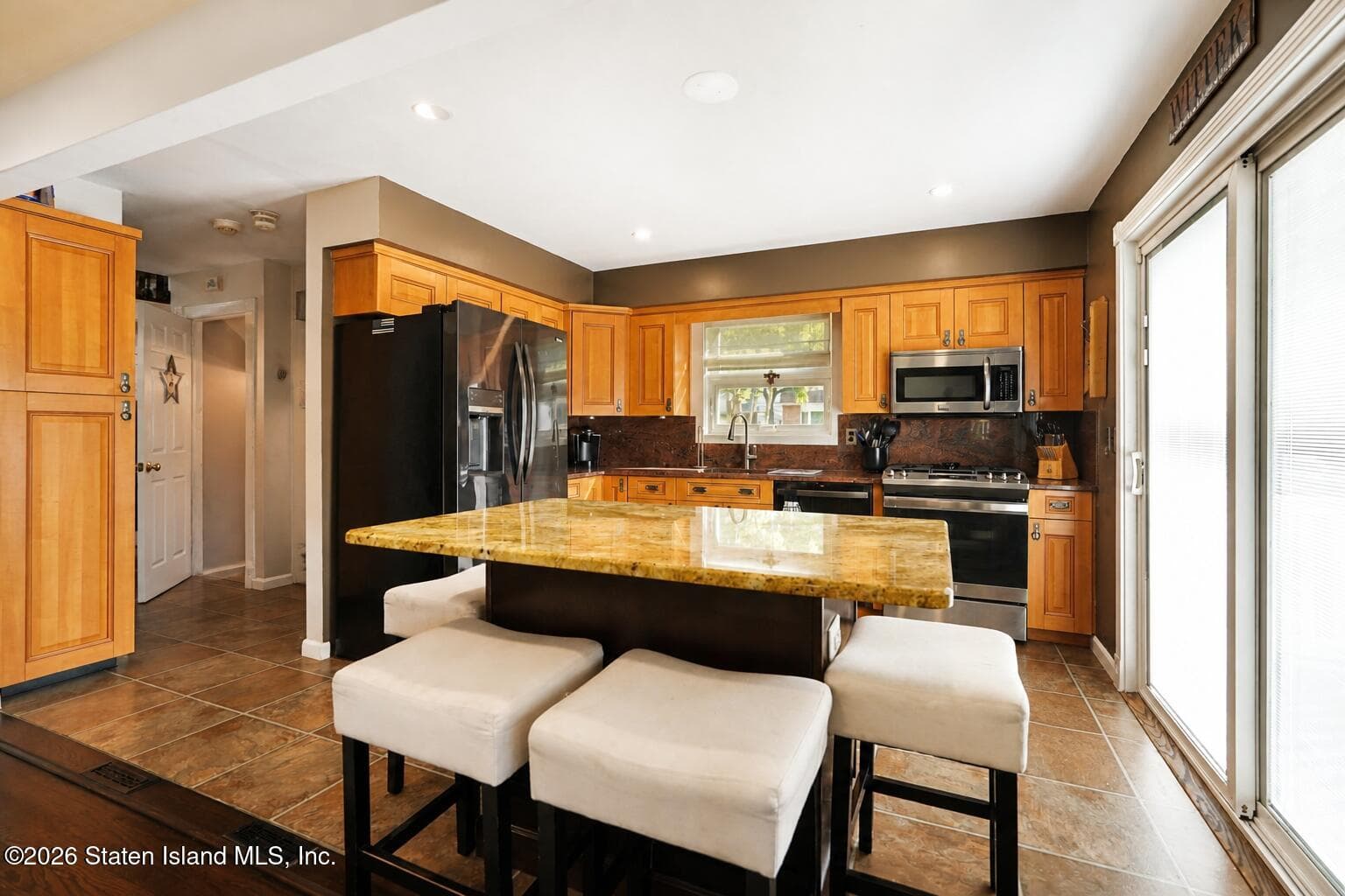 7 Teakwood Court, Staten Island, NY — photo 6