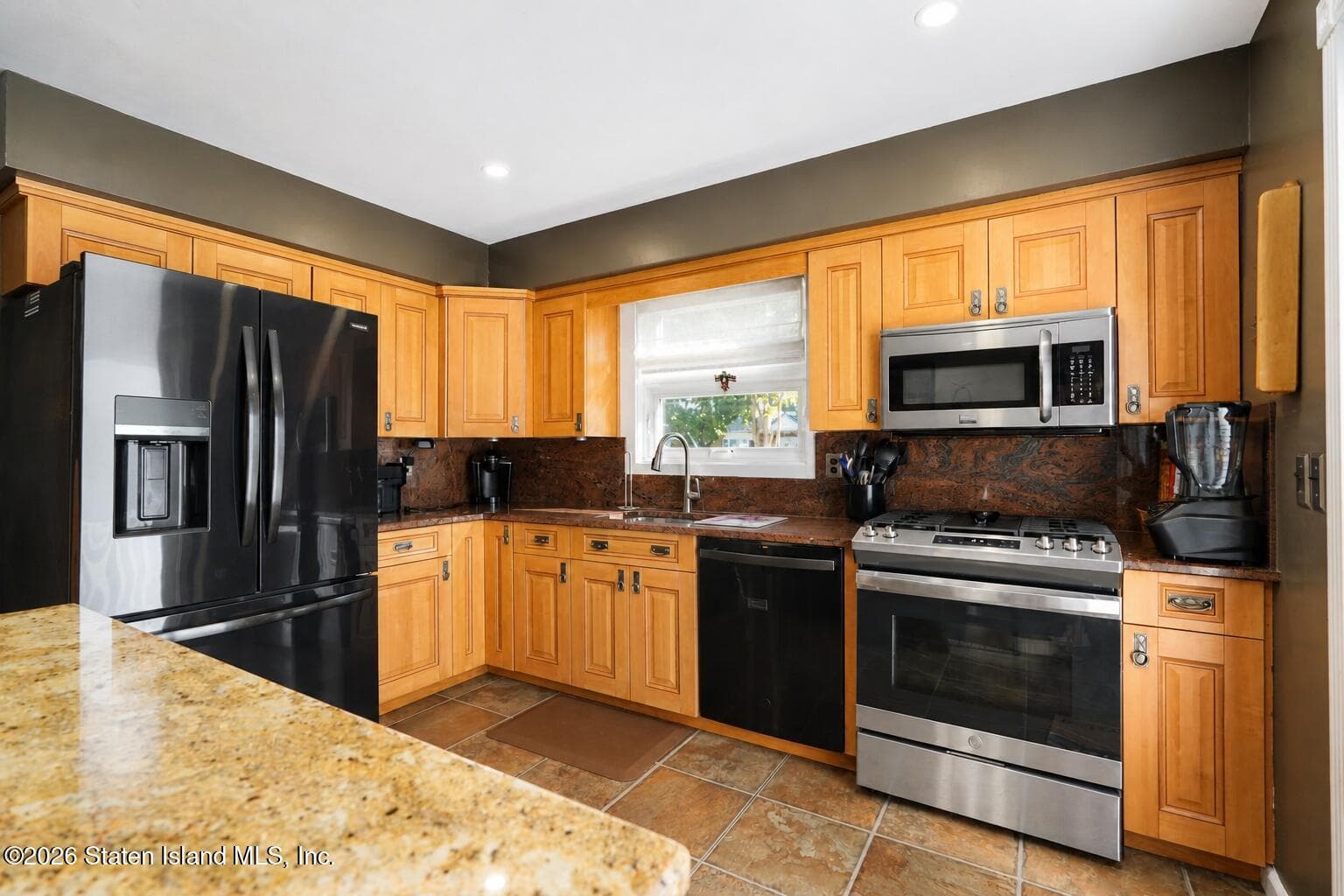 7 Teakwood Court, Staten Island, NY — photo 7