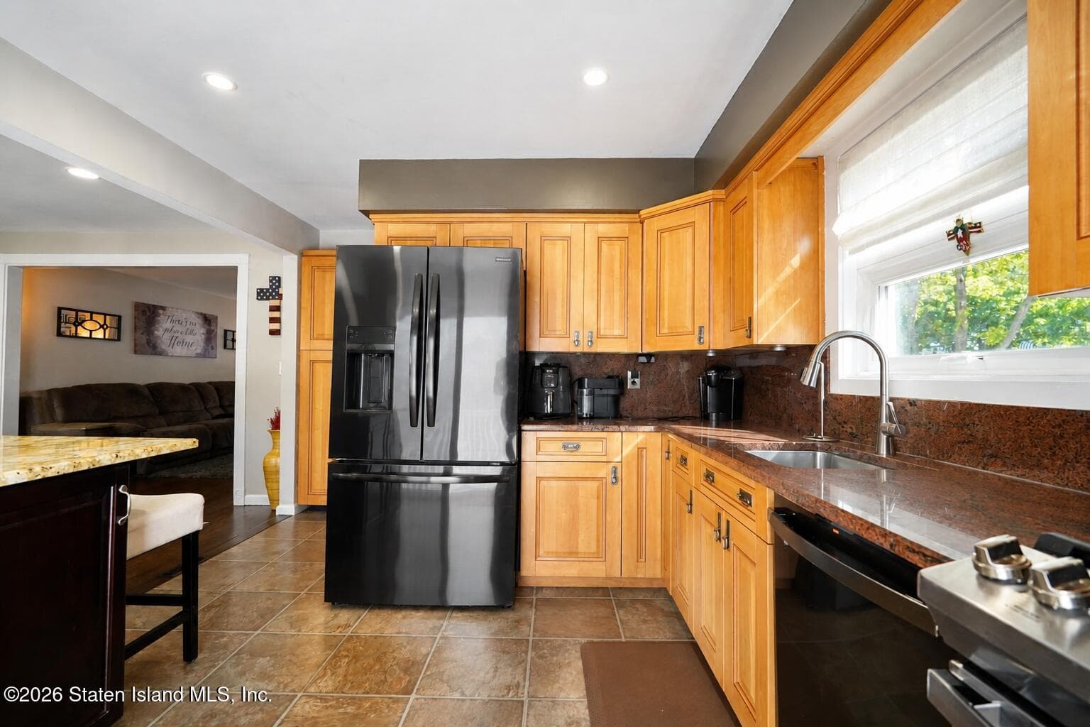 7 Teakwood Court, Staten Island, NY — photo 8