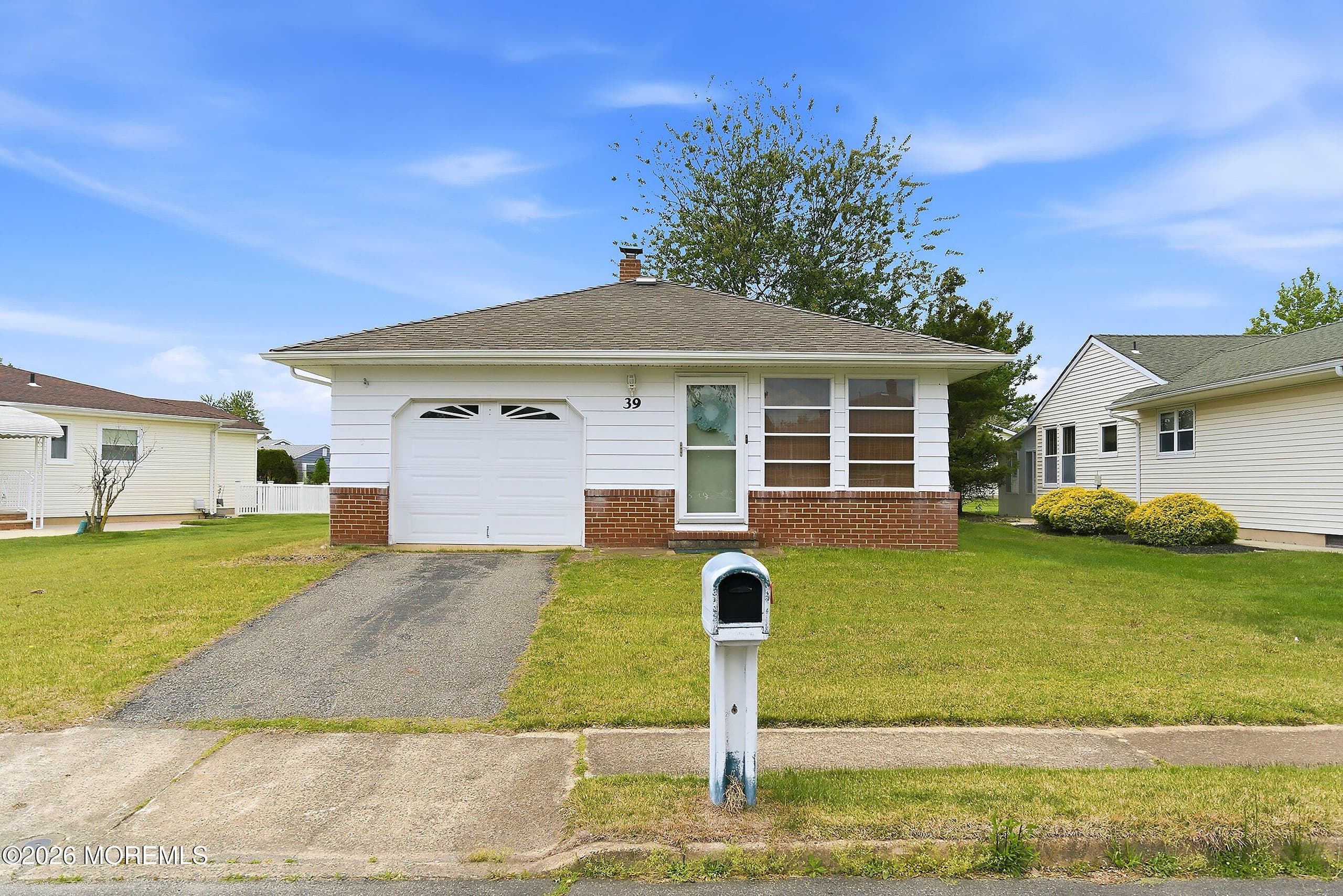 39 Corinth Place, Toms River, NJ 08755