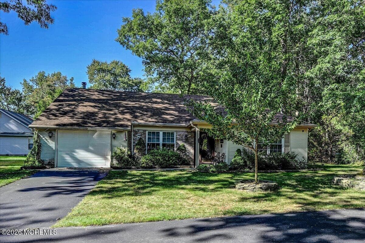 520 N Petunia Lane N, Whiting, NJ 08759