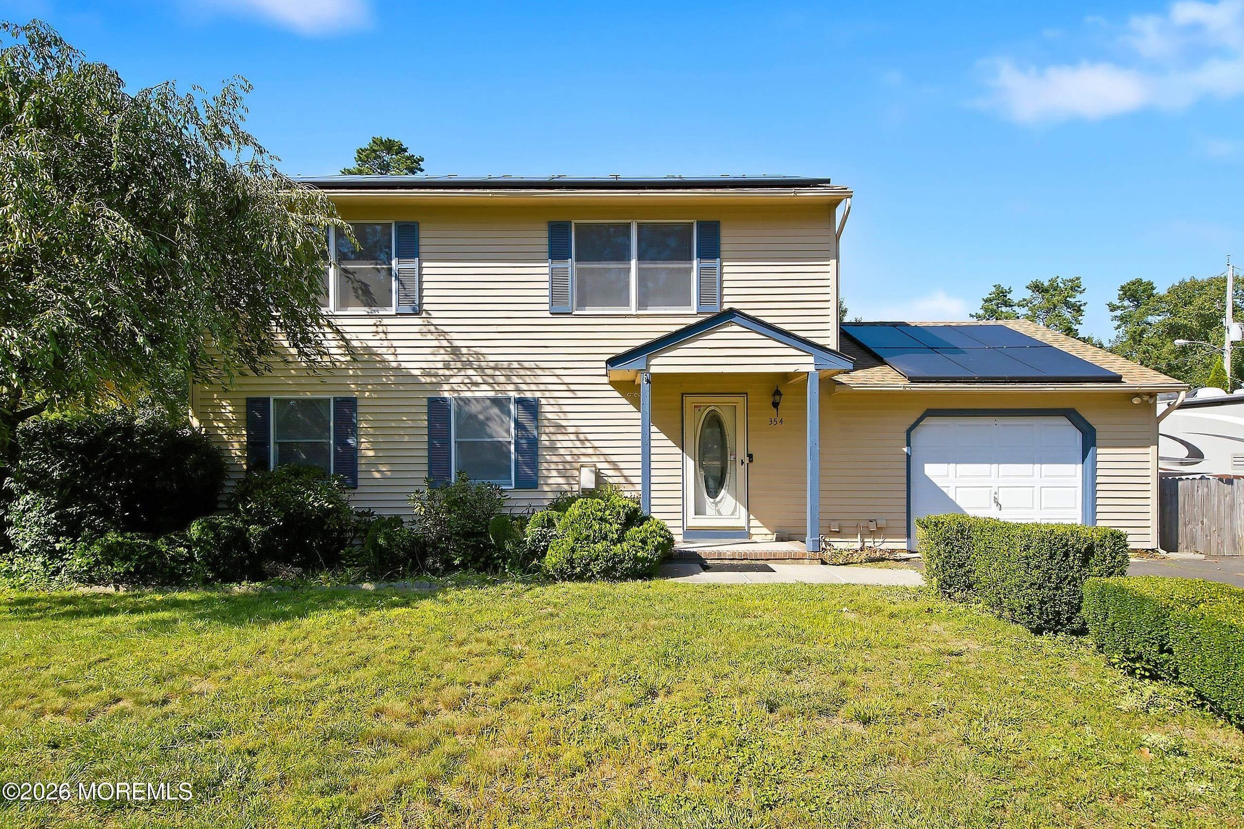 Spacious colonial -great location!