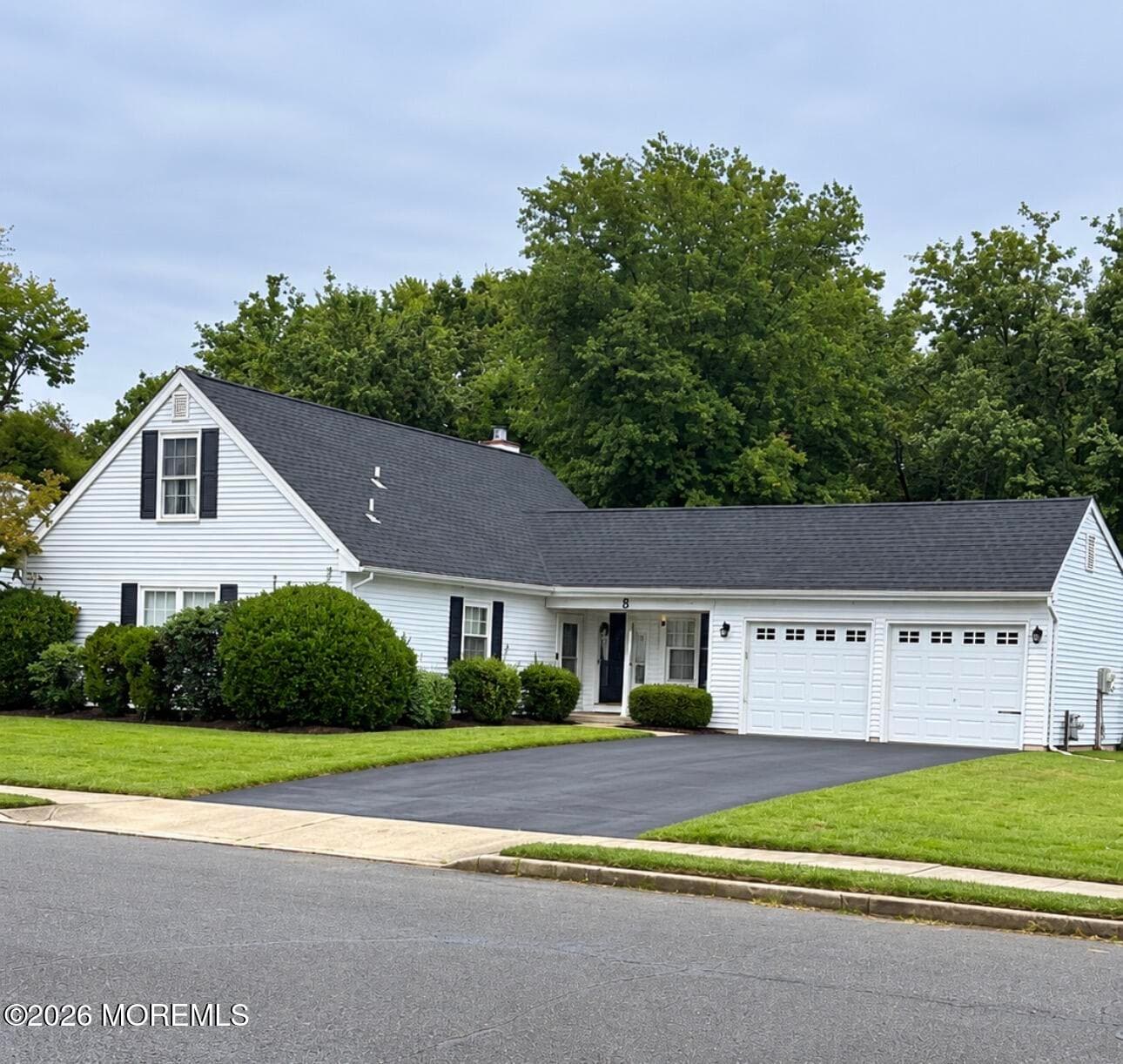 8 Appletree Road, Howell, NJ 07731