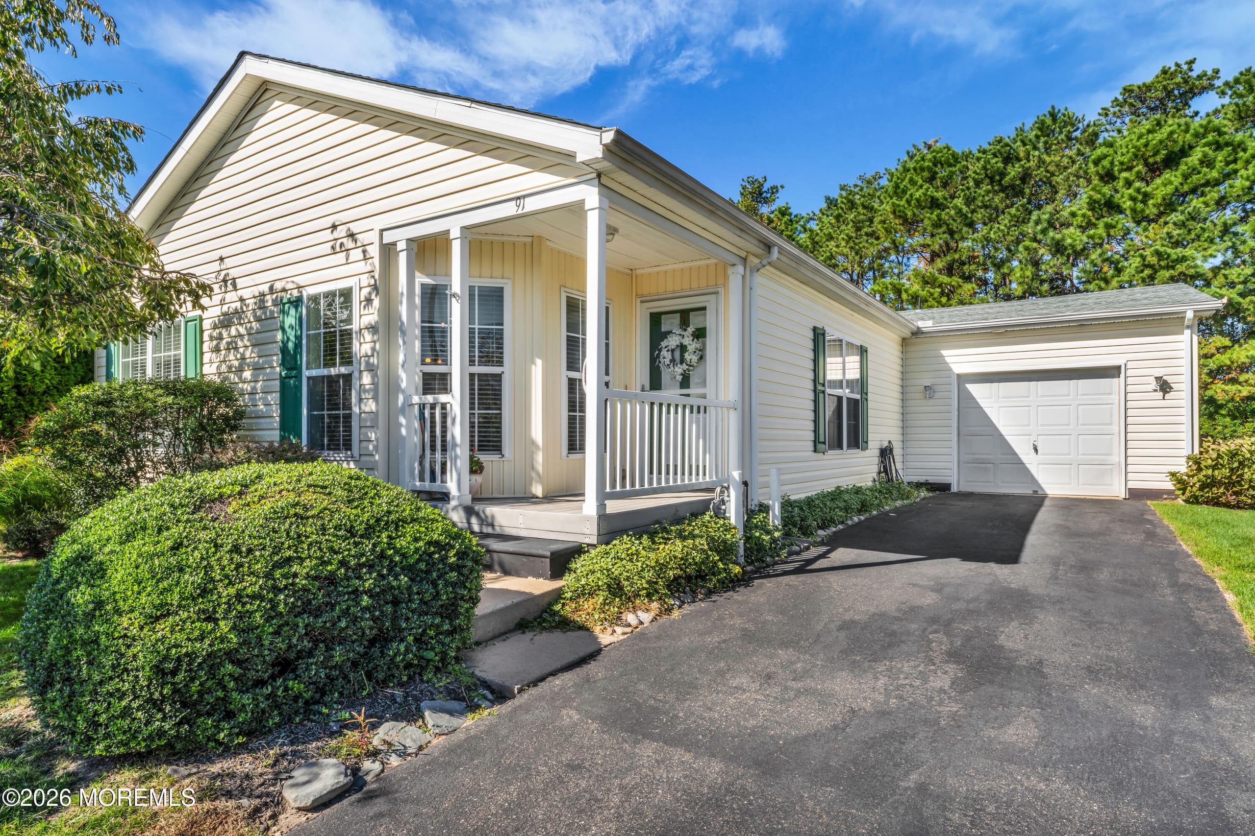 91 Oak Ridge Lane, Manahawkin, NJ 08050