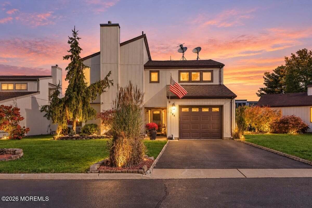 194 Starlight Court, Old Bridge, NJ 08857